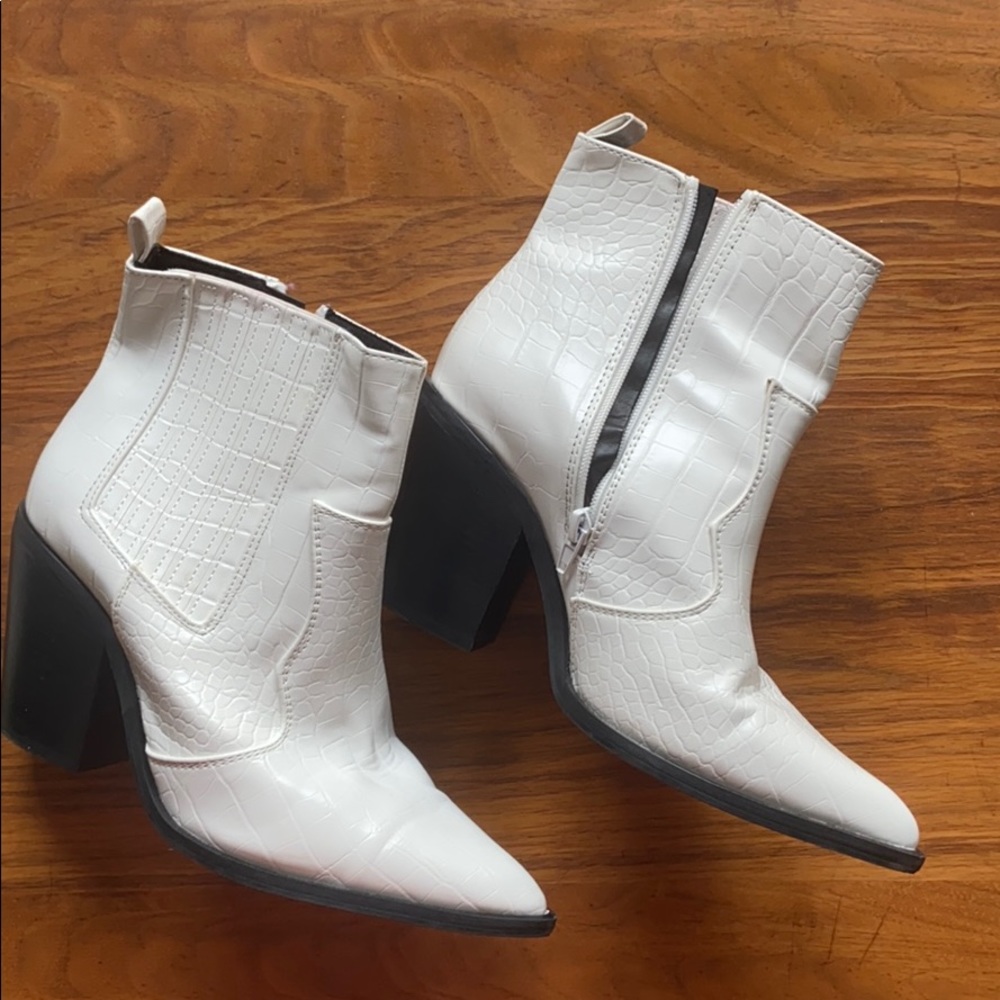 ASOS Western Boots Women's Size 9 WIDE